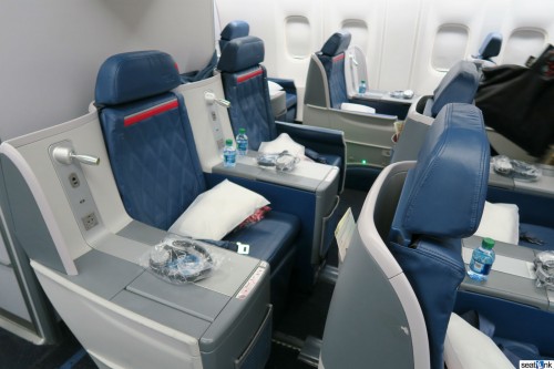 Delta One 767-300 Business Class