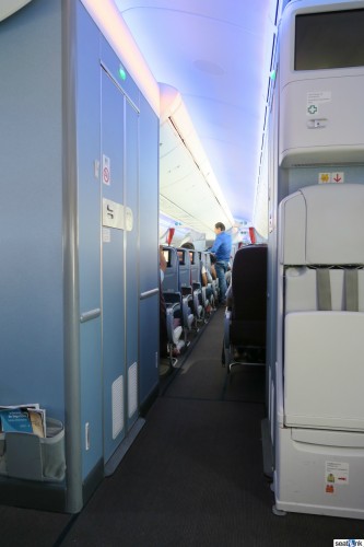 LAN-LATAM-787-800-Economy-09