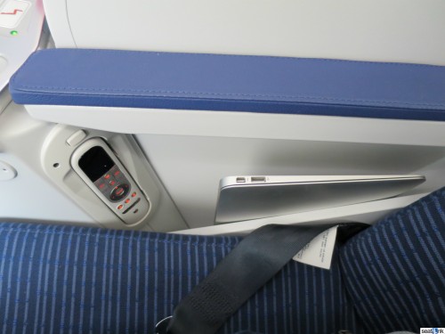 ANA-787-800-Regional-Business-Class-08