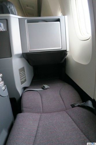 American-Airlines-767-300-Business-Class-002