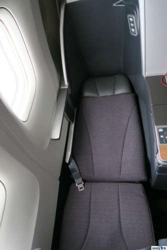 American-Airlines-767-300-Business-Class-006