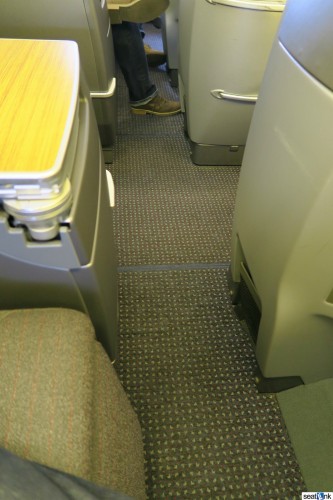American-Airlines-767-300-Business-Class-017