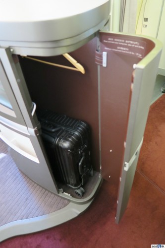 Cathay-Pacific-First-Class-1A-30