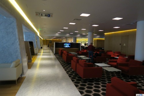 Qantas-Oneworld-First-Class-Lounge-Los-Angeles-03