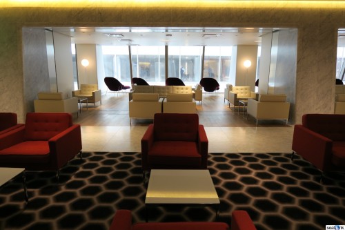 Qantas-Oneworld-First-Class-Lounge-Los-Angeles-04
