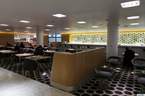 Qantas-Oneworld-First-Class-Lounge-Los-Angeles-07