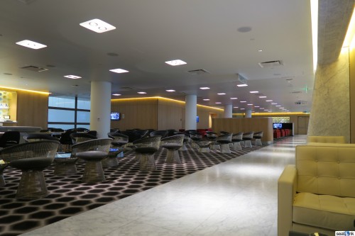 Qantas-Oneworld-First-Class-Lounge-Los-Angeles-11