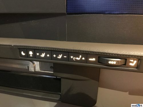 Very intuitive seat and lighting controls