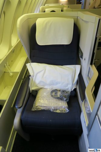 British Airways Business Class Review 747-400 Upper Deck 05