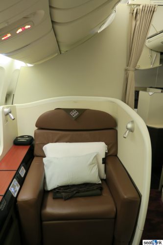 Japan Airlines First Class Review 777-300ER 06