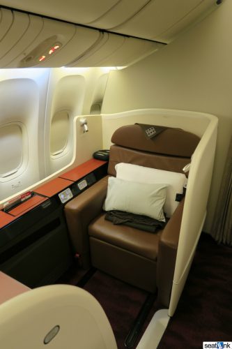 Japan Airlines First Class Review 777-300ER 07