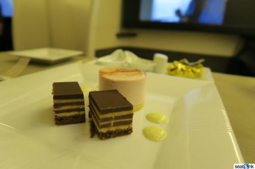 Japan Airlines First Class Review 777-300ER 24
