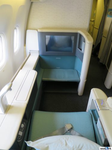 Korean Air Old First Class Review 777-300ER 01