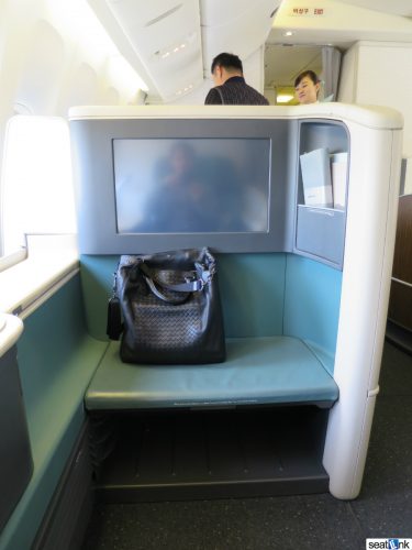 Korean Air Old First Class Review 777-300ER 03