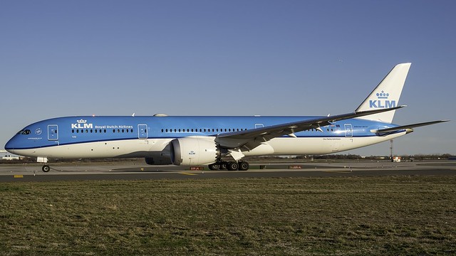 KLM Boeing 787 9 aircraft