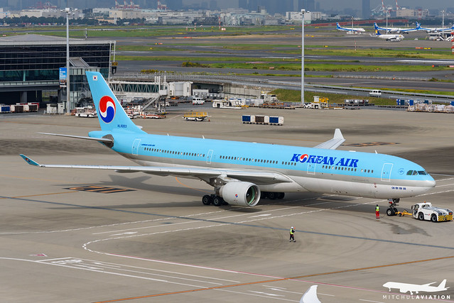Korean Air Airbus A330 200 aircraft