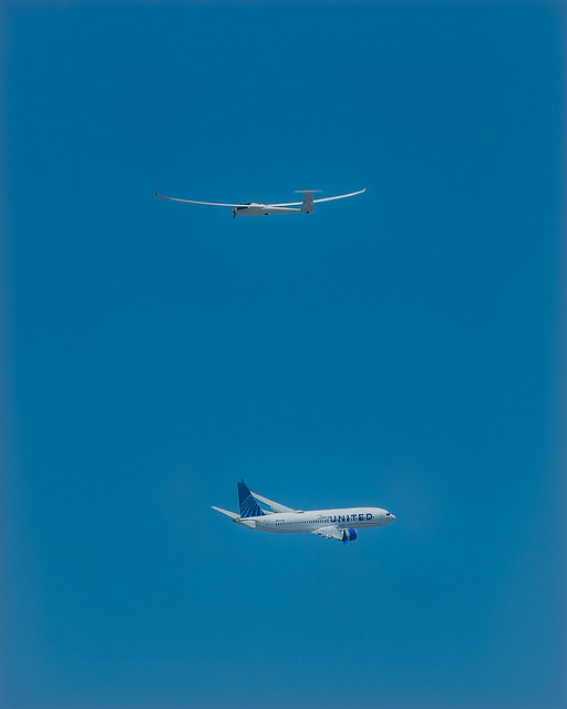 United Airlines Boeing 737 800 V1 aircraft