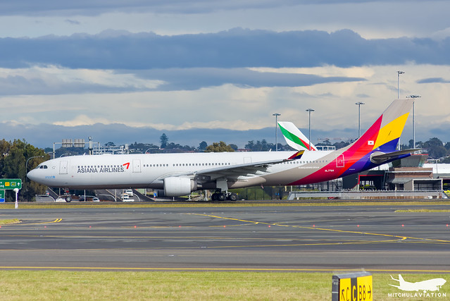 China United Airlines aircraft
