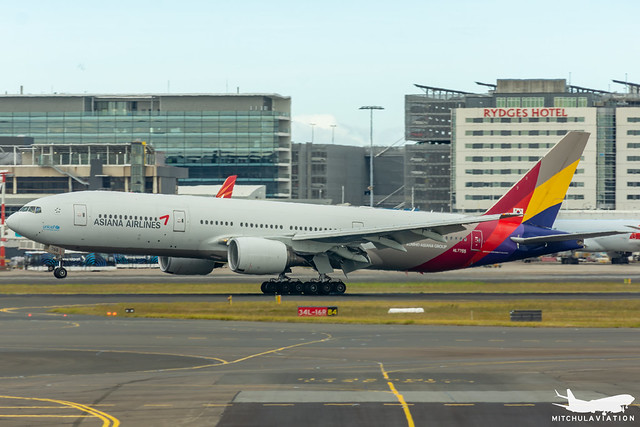 Asiana Airlines Boeing 777 200 200er V1 aircraft