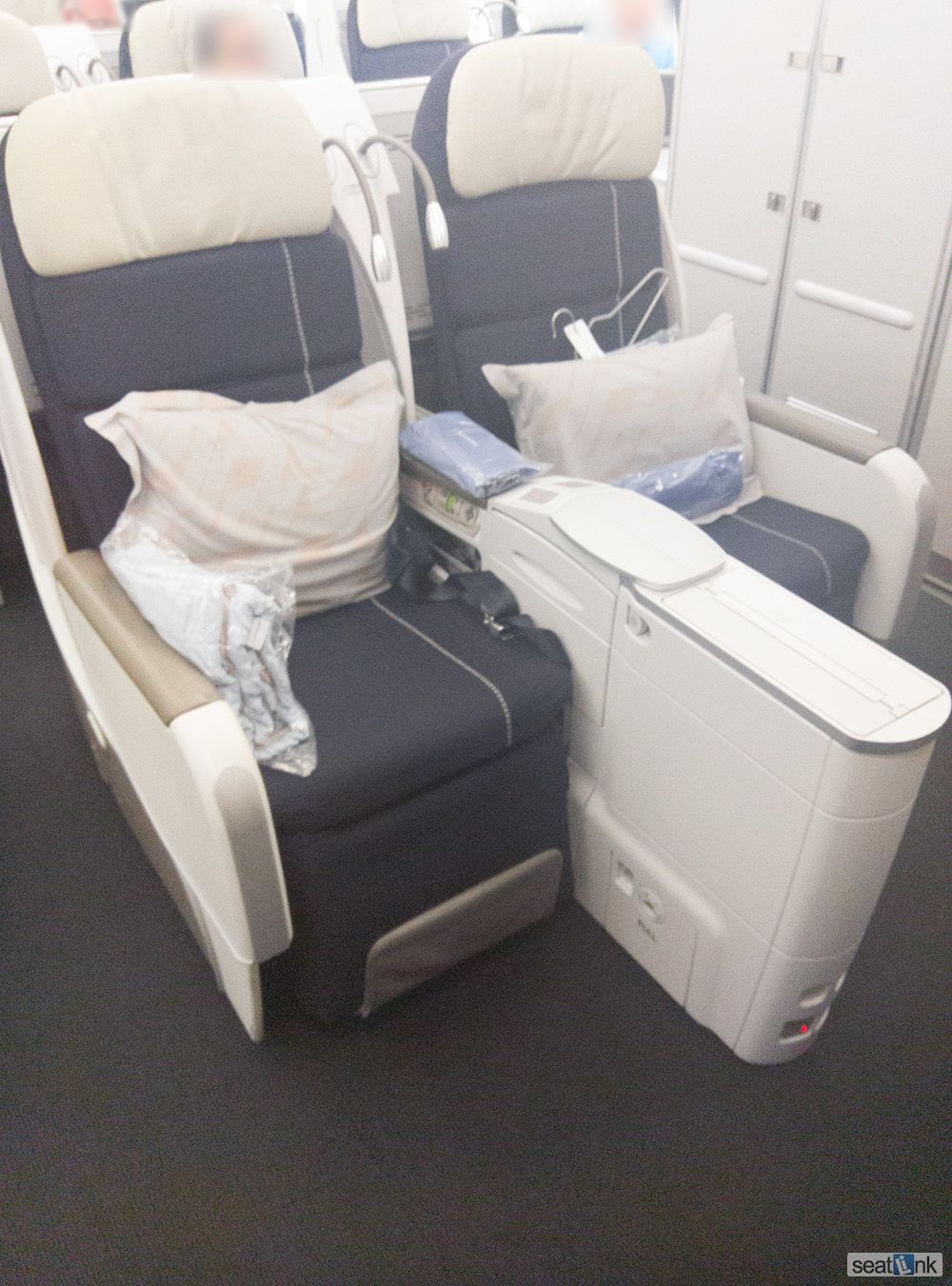 Seat 1F